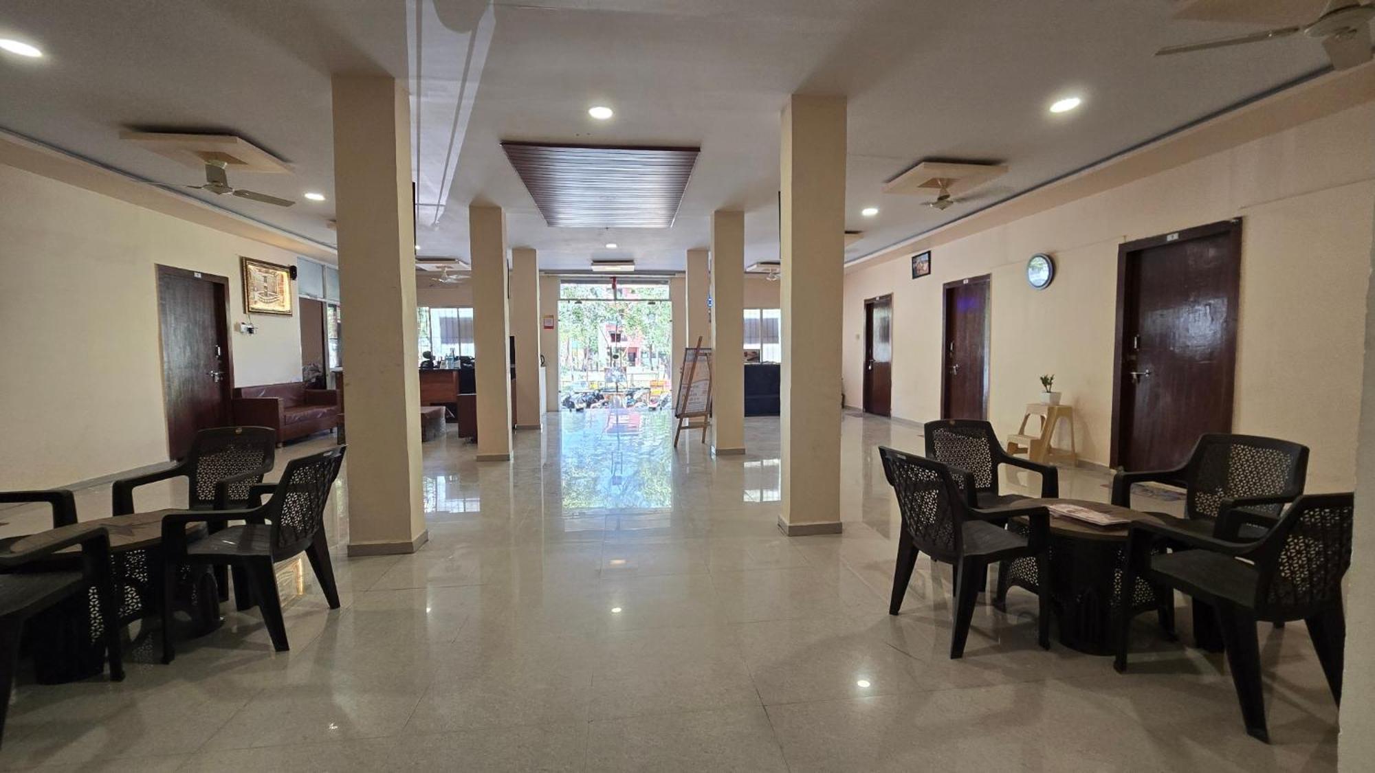 Hotel Maheshwari Green'S Ujjain Εξωτερικό φωτογραφία