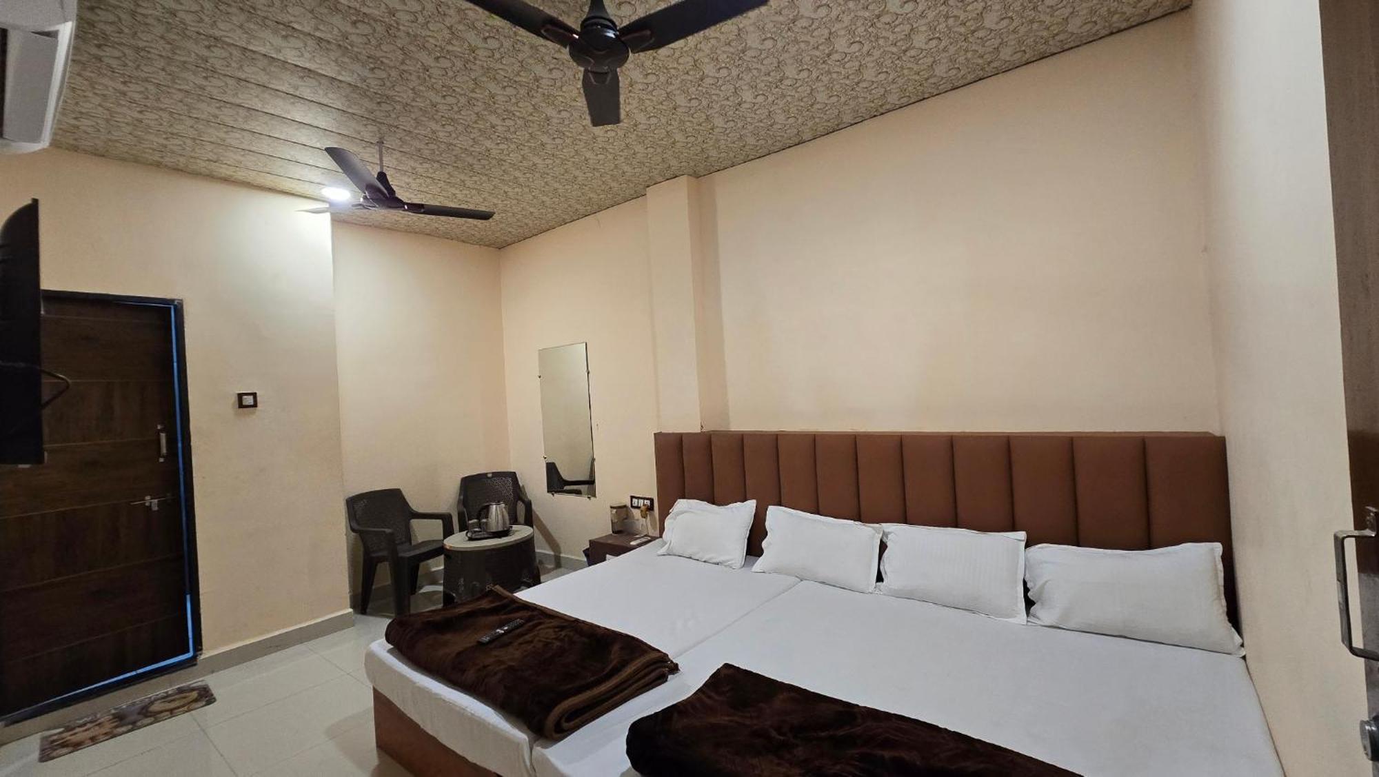 Hotel Maheshwari Green'S Ujjain Εξωτερικό φωτογραφία