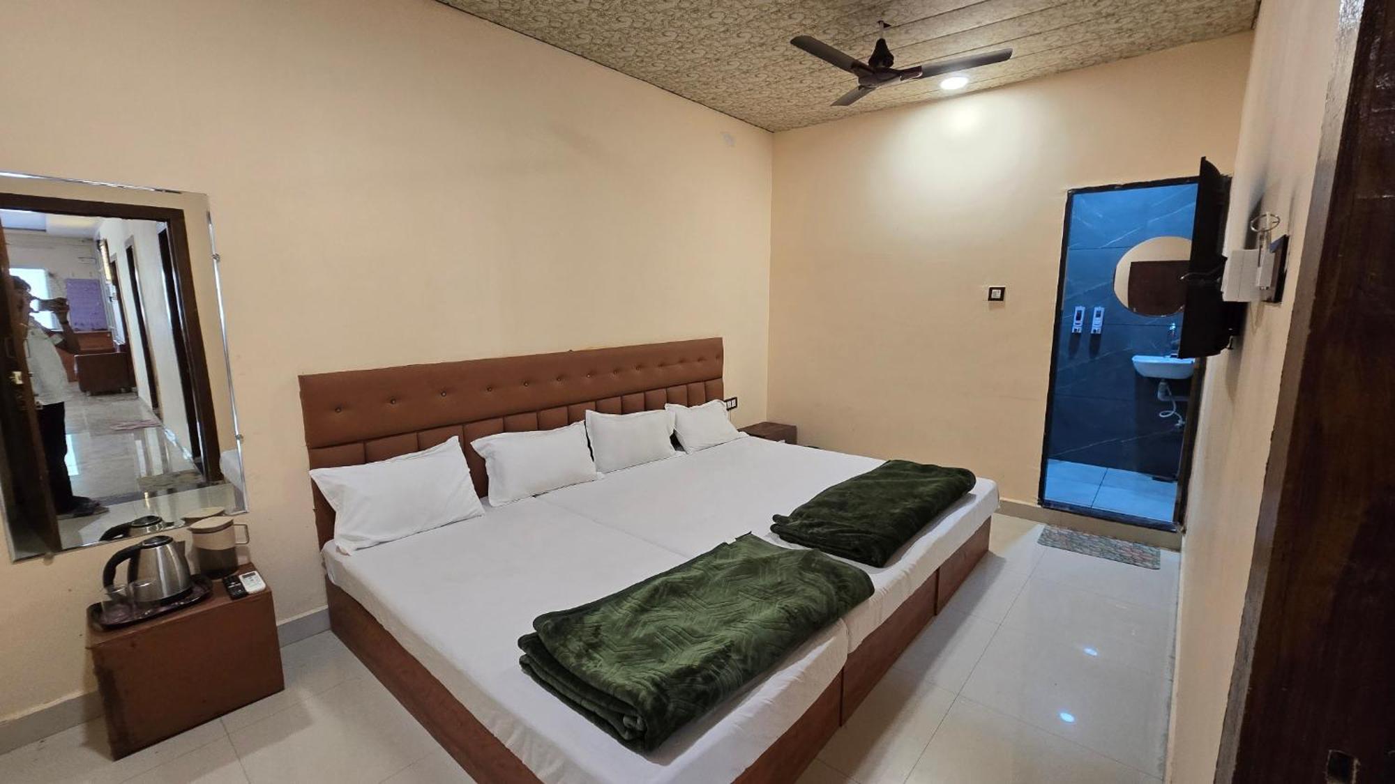 Hotel Maheshwari Green'S Ujjain Εξωτερικό φωτογραφία