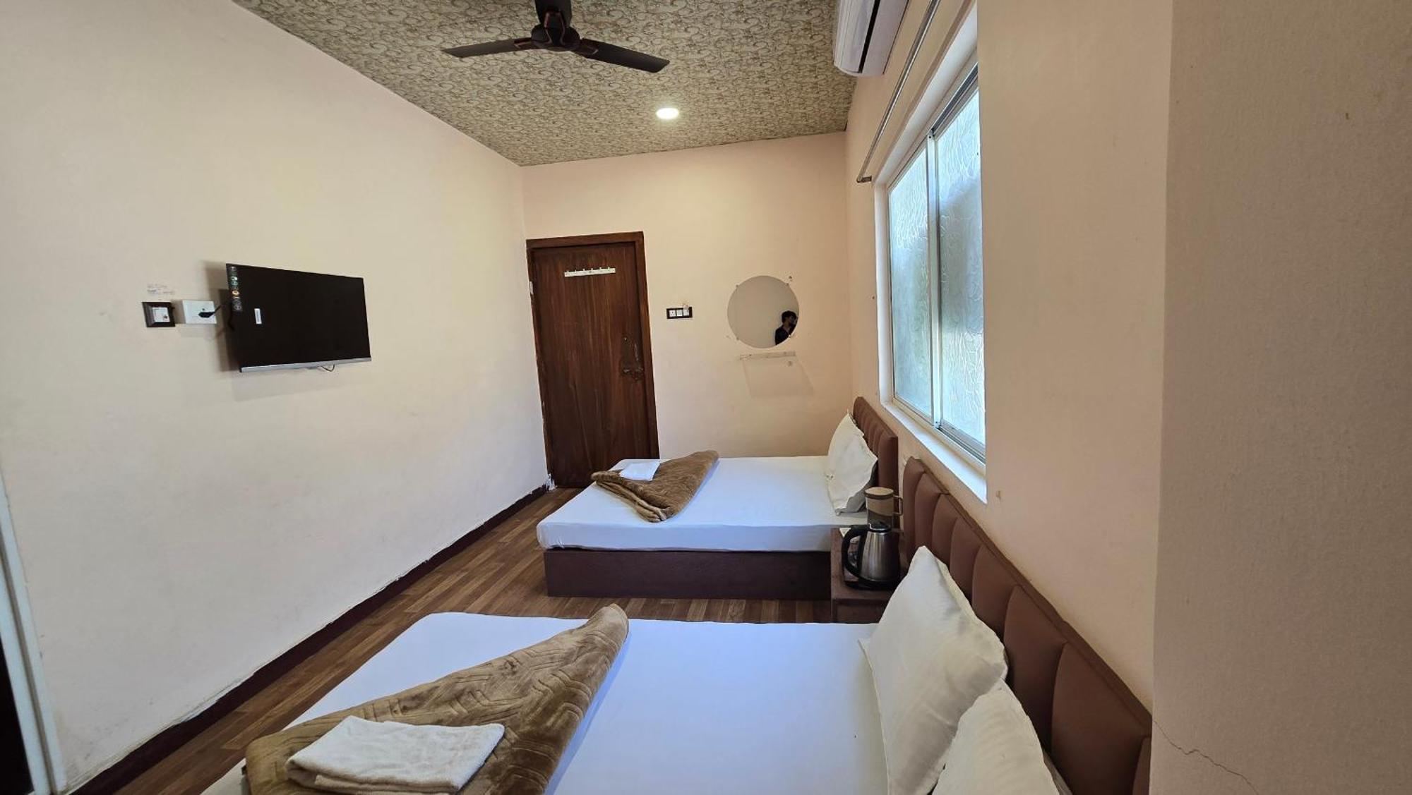 Hotel Maheshwari Green'S Ujjain Εξωτερικό φωτογραφία