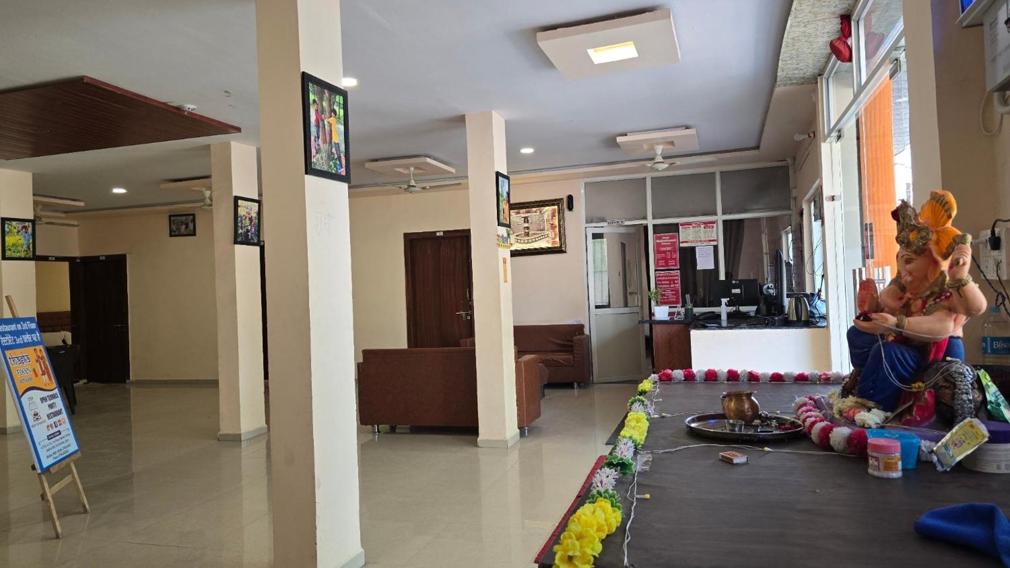 Hotel Maheshwari Green'S Ujjain Εξωτερικό φωτογραφία