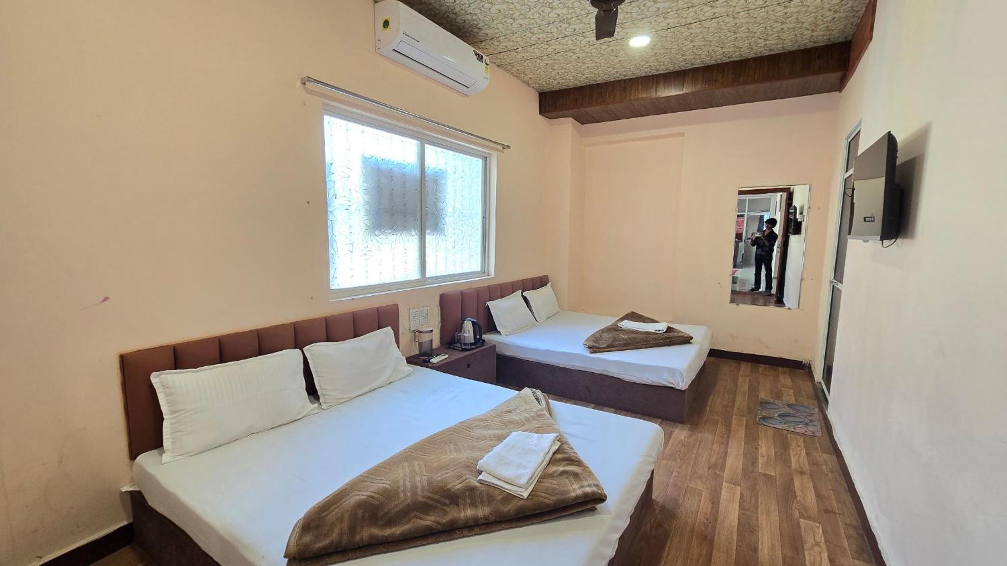Hotel Maheshwari Green'S Ujjain Εξωτερικό φωτογραφία