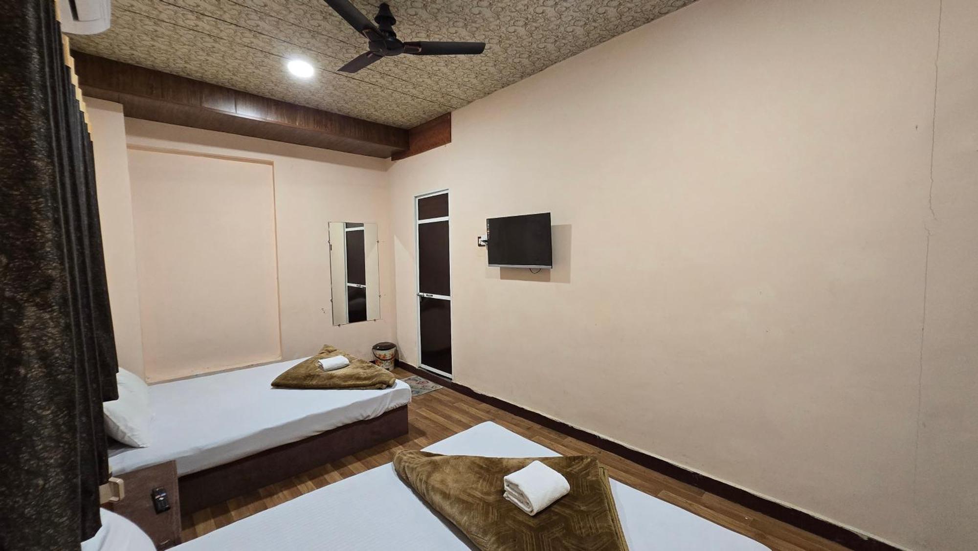 Hotel Maheshwari Green'S Ujjain Εξωτερικό φωτογραφία