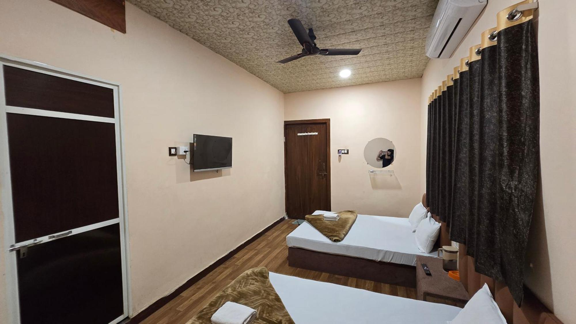 Hotel Maheshwari Green'S Ujjain Εξωτερικό φωτογραφία